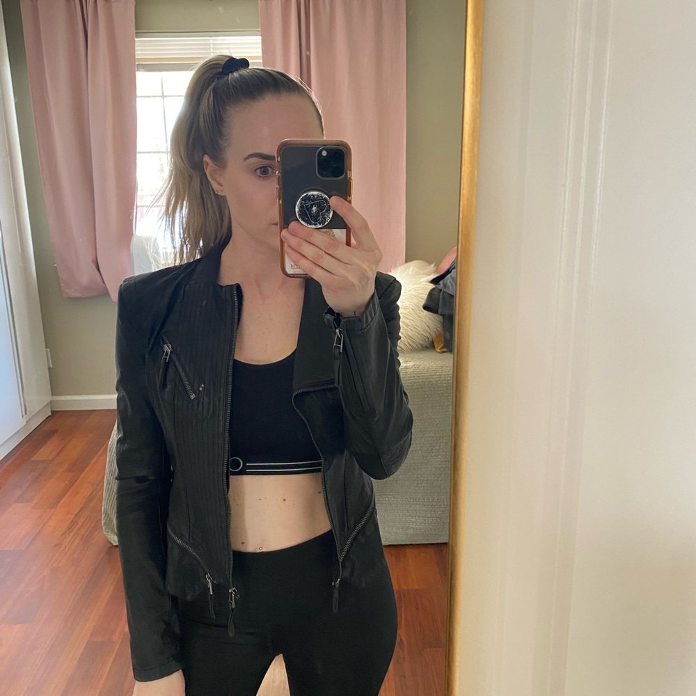 Leather jacket - Picture 3 of 6